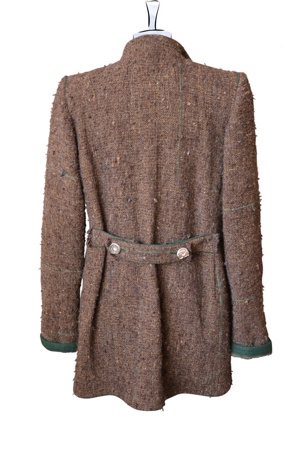 Lange Trachtenjacke Elisa tailliert mit grasgrünen Loden Detail 01