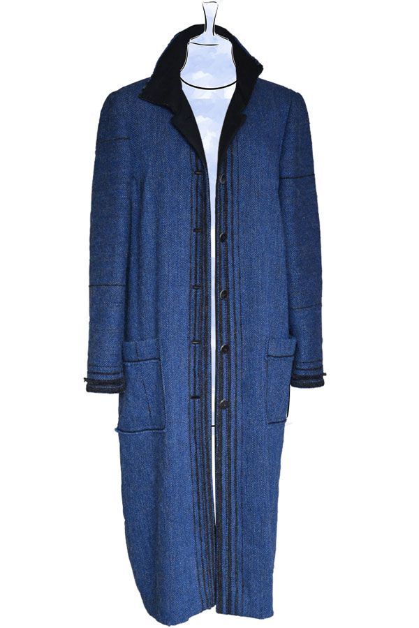 Langer Wollmantel mit dunkelgrauen Flanell // Front