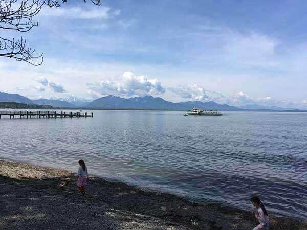 Chieminger Kunsthandwerkermarkt Blick auf den Chiemsee